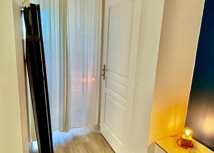 Le Hameau, Confortable Avec Acces Direct A La شقة *