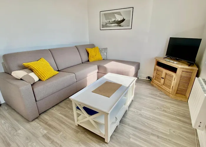 Le Hameau, Confortable Avec Acces Direct A La *